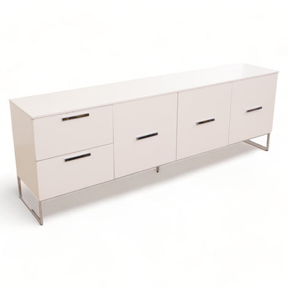 Hvit skjenk, 70x205x42 cm