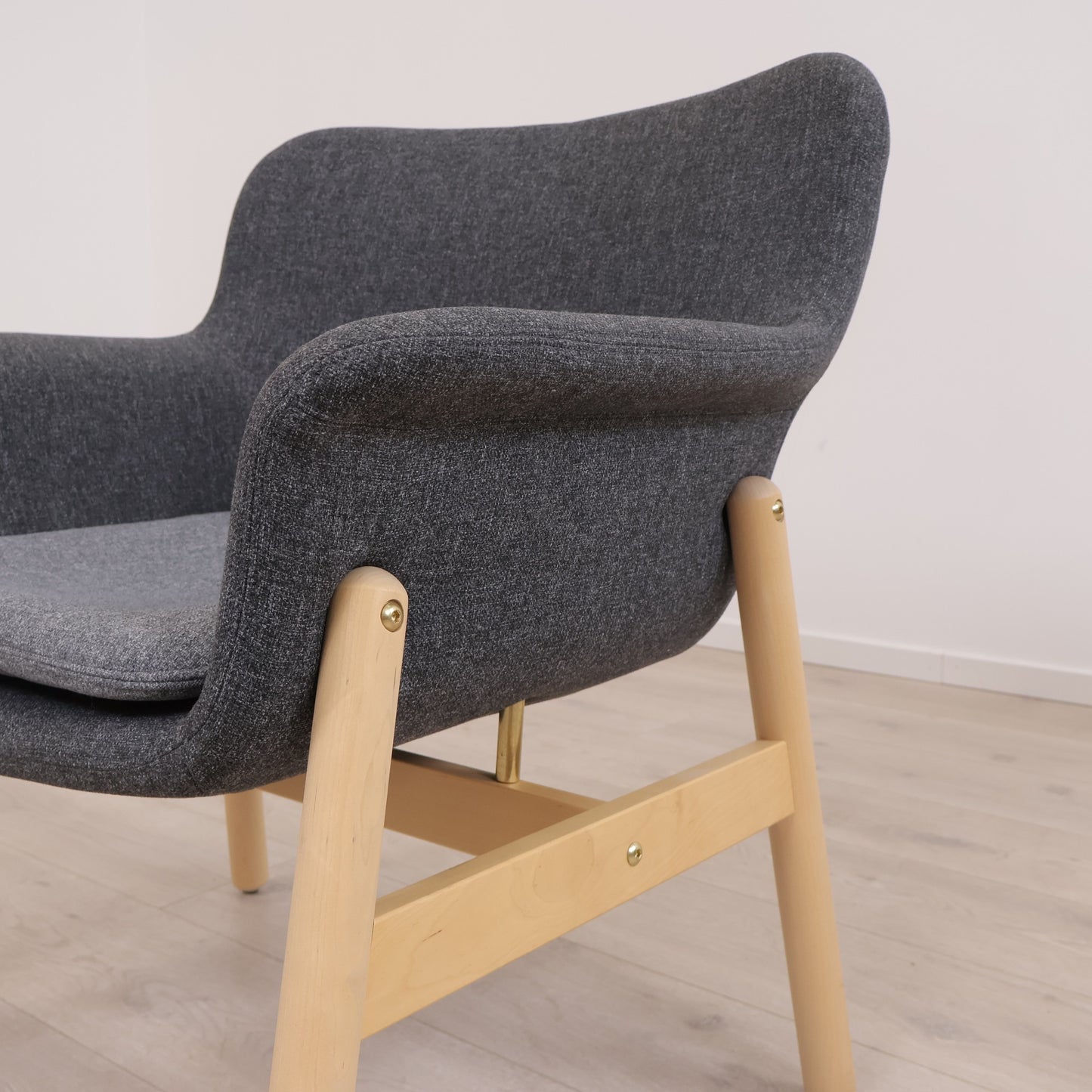 Nyrenset | Mørk grå IKEA Vedbo lenestol