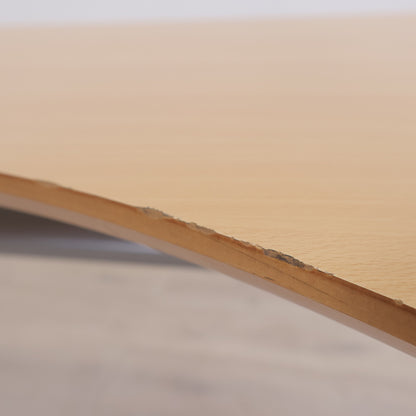 180x90 cm, elektrisk hev/senk skrivebord med magebue og kabelluke