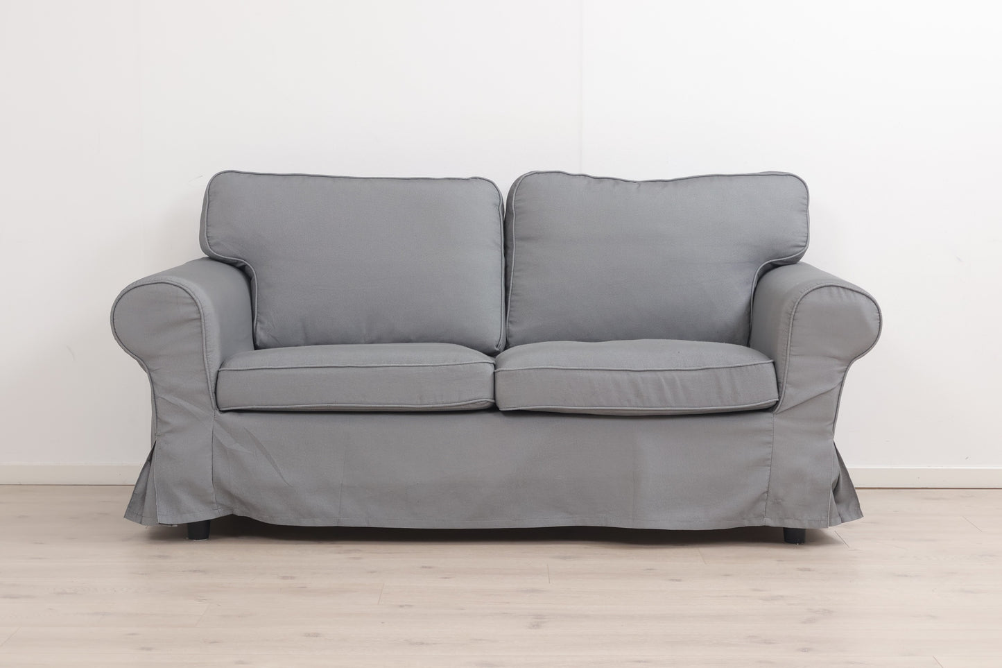 Nyrenset | Grå IKEA Ektorp 2-seter sofa