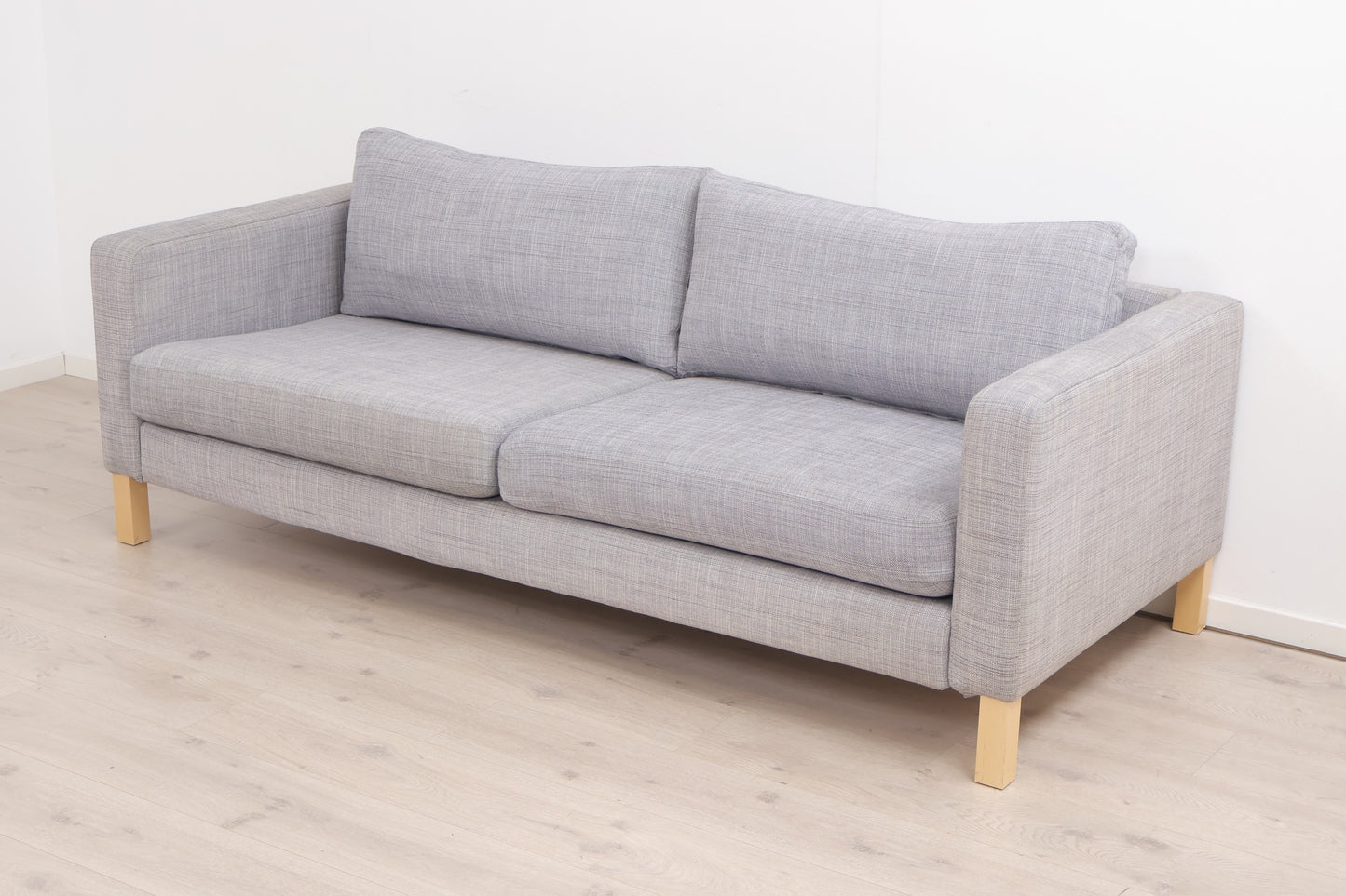 Nyrenset | Lys grå IKEA Karlstad 3-seter sofa