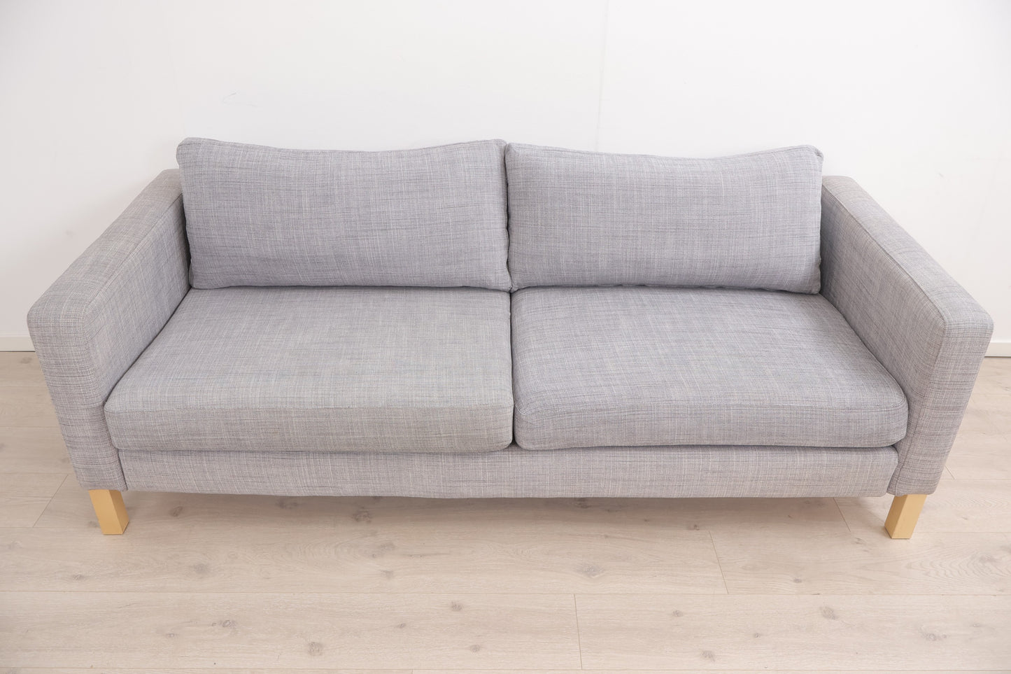 Nyrenset | Lys grå IKEA Karlstad 3-seter sofa