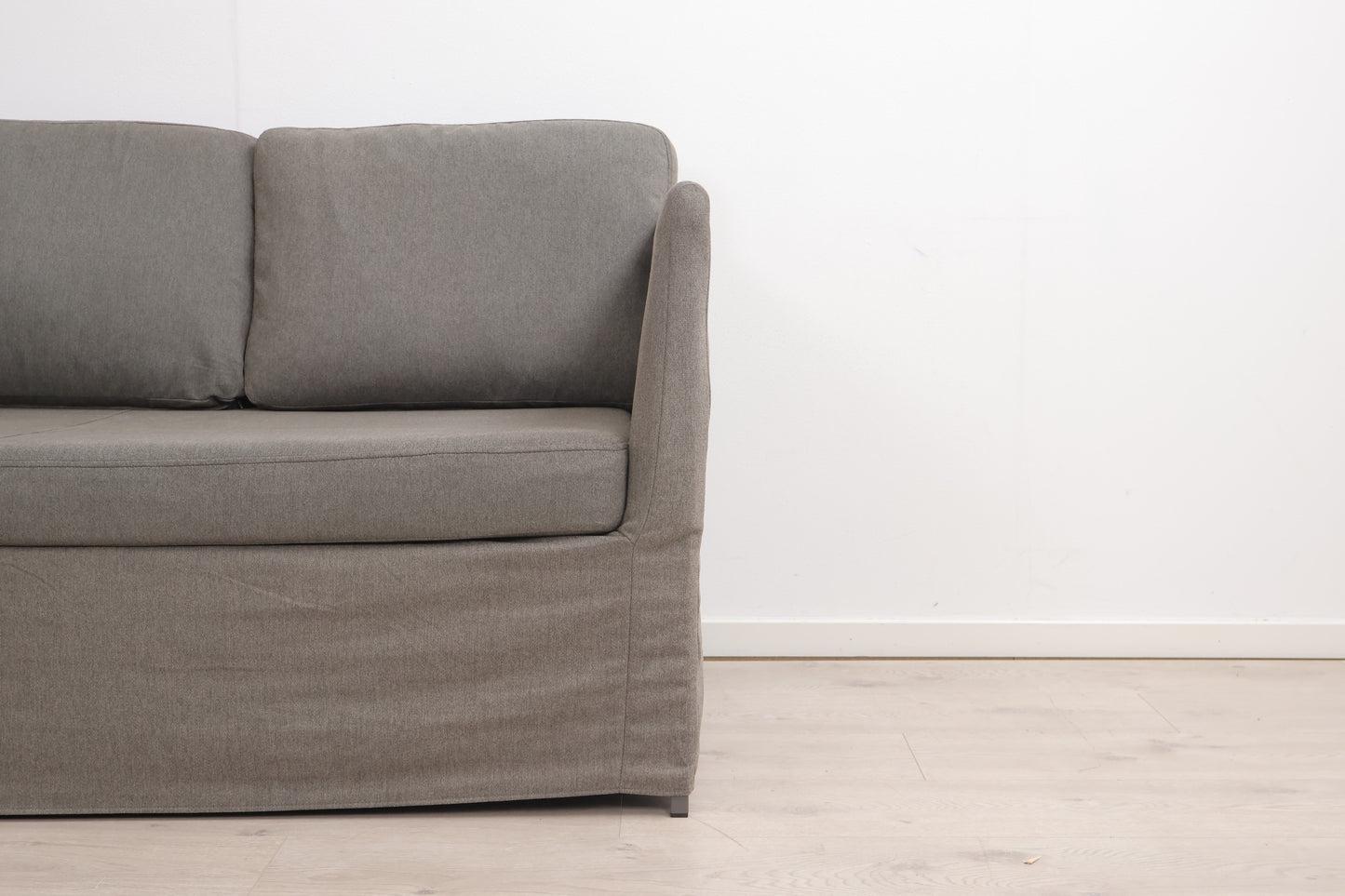 Nyrenset | Grå 3-seter sofa med puff med oppbevaring