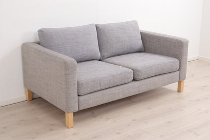 Nyrenset | Lys grå IKEA Karlstad 2-seter sofa
