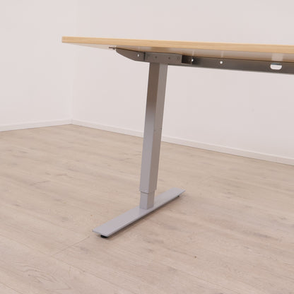 140x80 cm, manuelt hev/senk skrivebord