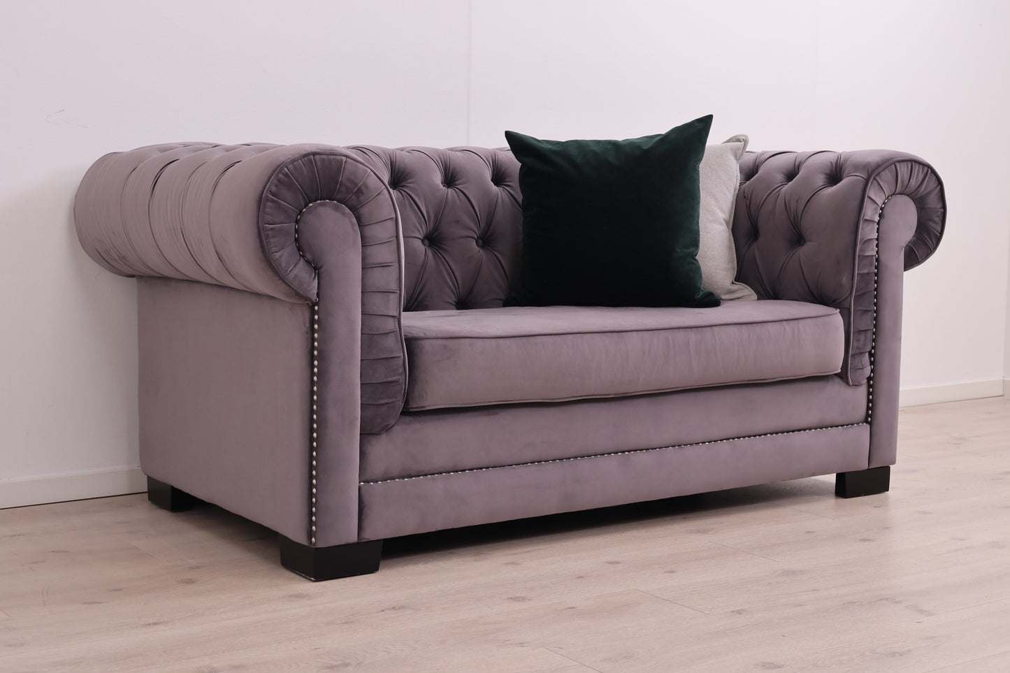 Nyrenset | Grå/lilla Bournemouth 2-seter sofa i velur