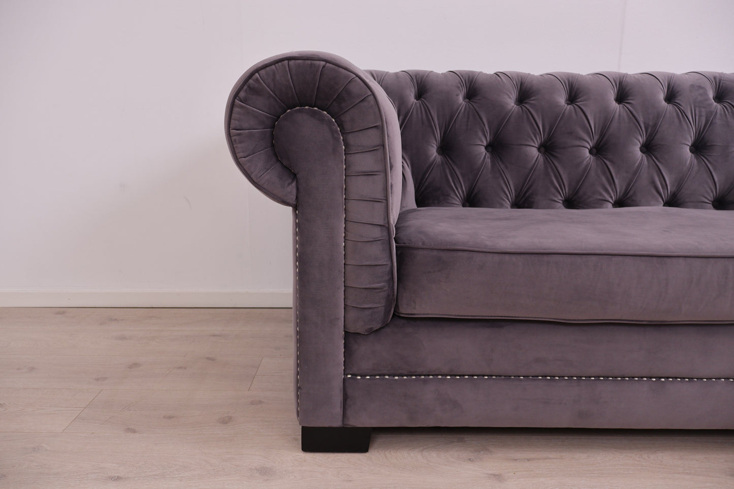 Nyrenset | Grå/lilla Bournemouth 2-seter sofa i velur