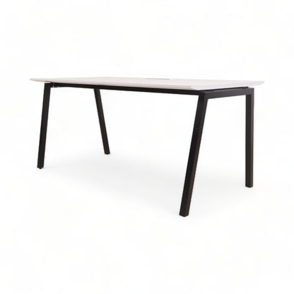 Kvalitetssikret | Euklides skrivebord i hvit/sort. 160x80 cm