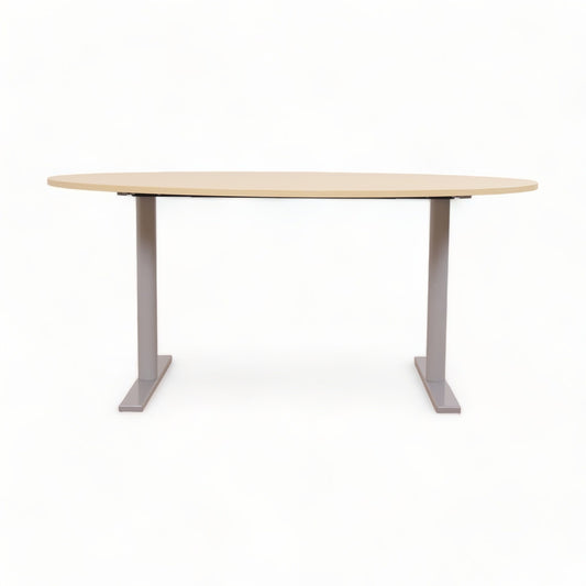 Kvalitetssikret | Ovalt bord med matt grå ben