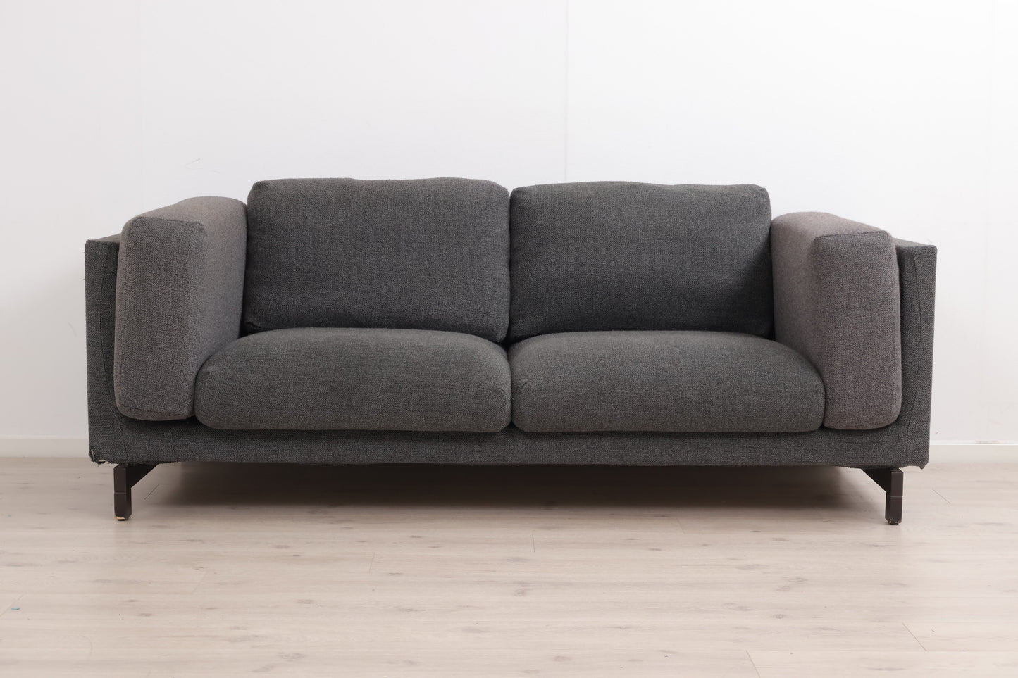 Nyrenset | Mørk grå IKEA Nockeby 2-seter sofa