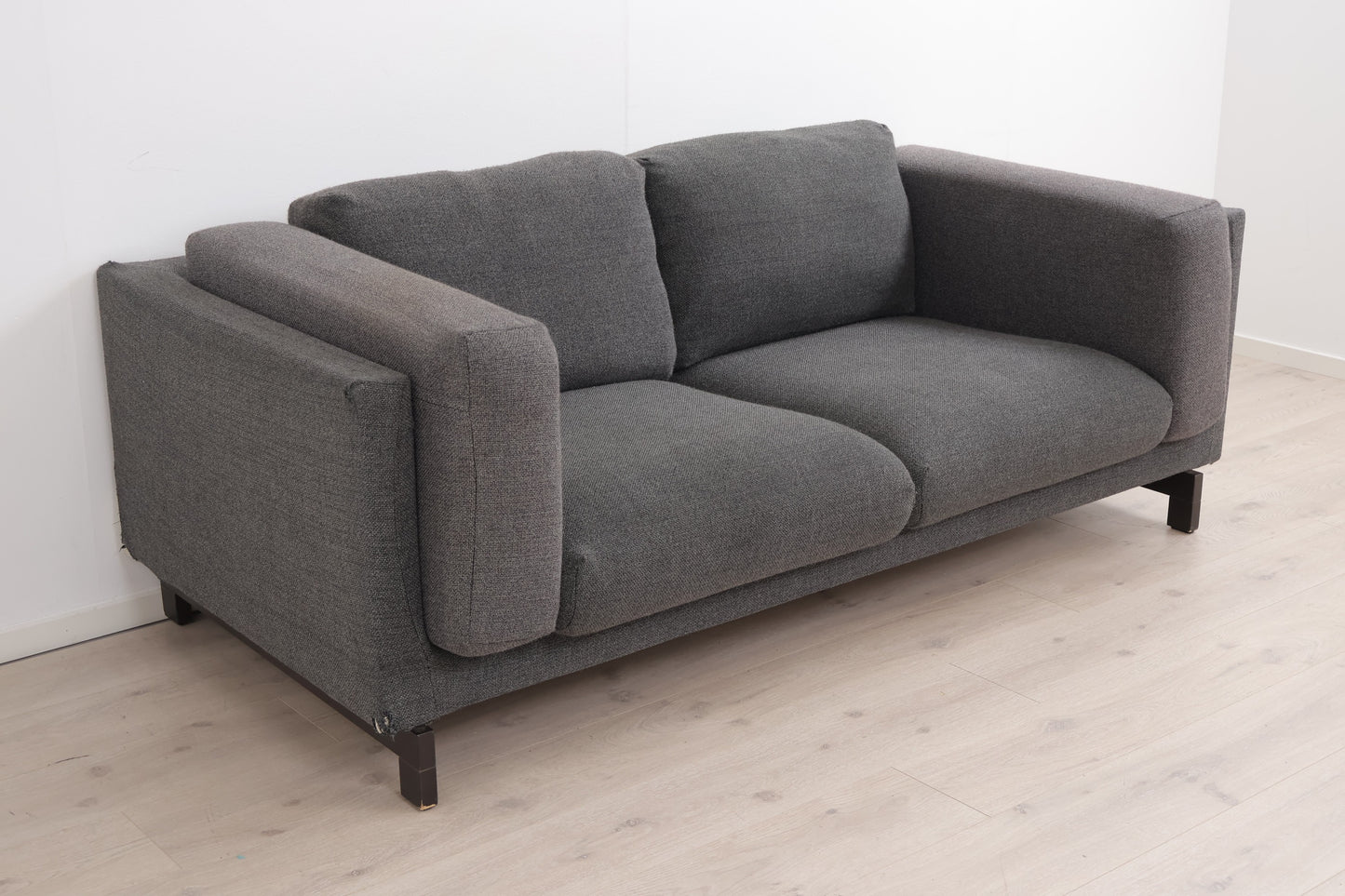 Nyrenset | Mørk grå IKEA Nockeby 2-seter sofa