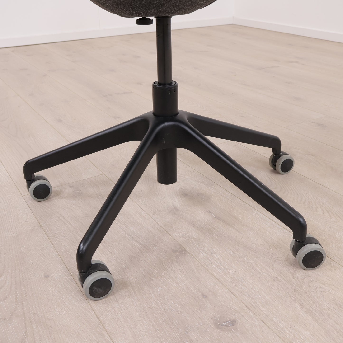 IKEA LÅNGFJÄLL kontorstoler, Gunnared mørk grå/svart