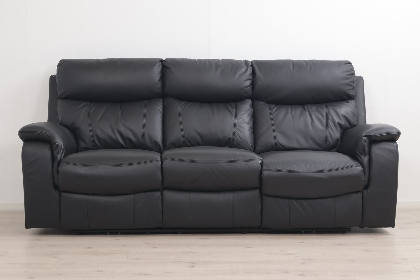 Nyrenset | Sort Mayfield 3-seter sofa med recliner