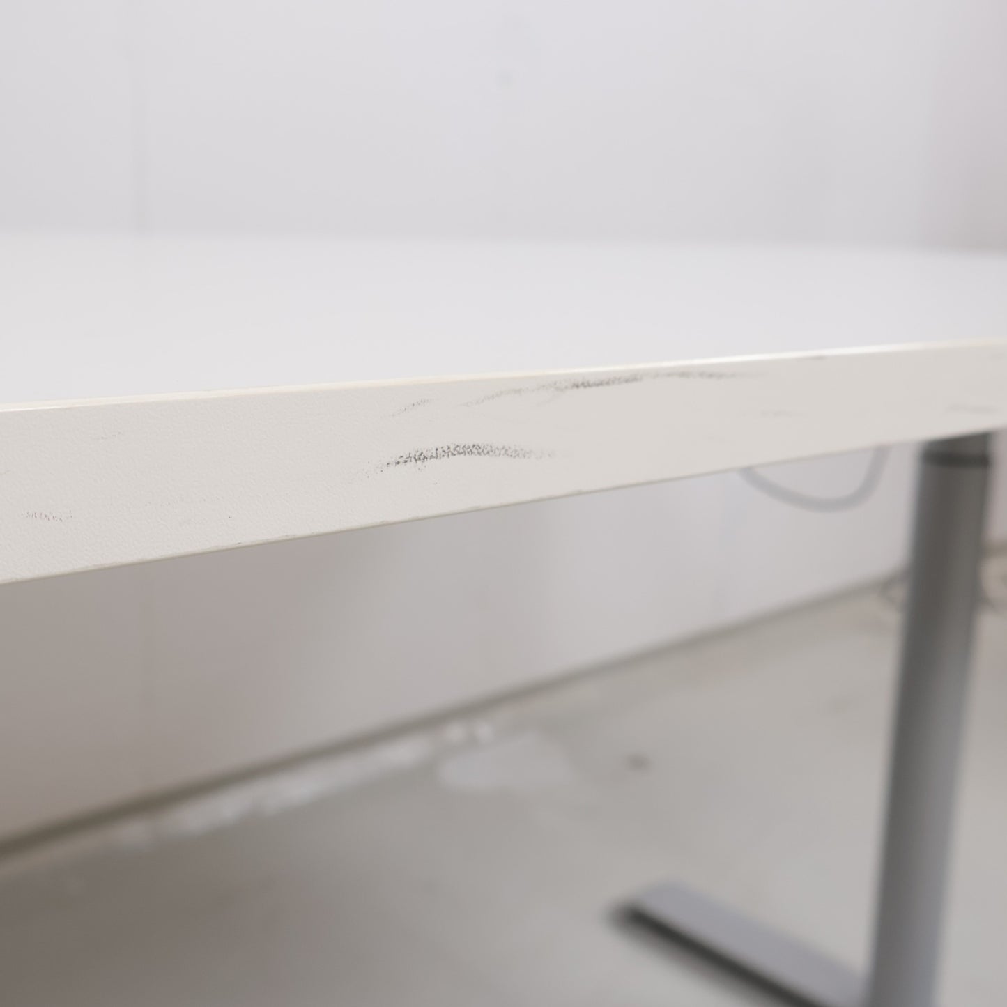 Pent brukt | Elementa E1, elektrisk hev/senk skrivebord. 240 cm