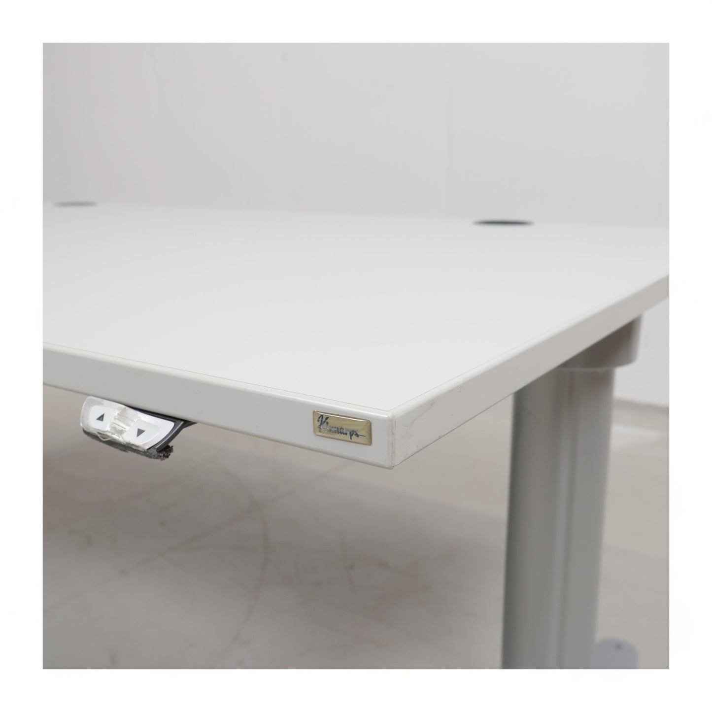 Kvalitetssikret | 160x90 cm, elektrisk hev/senk skrivebord. Kinnarps