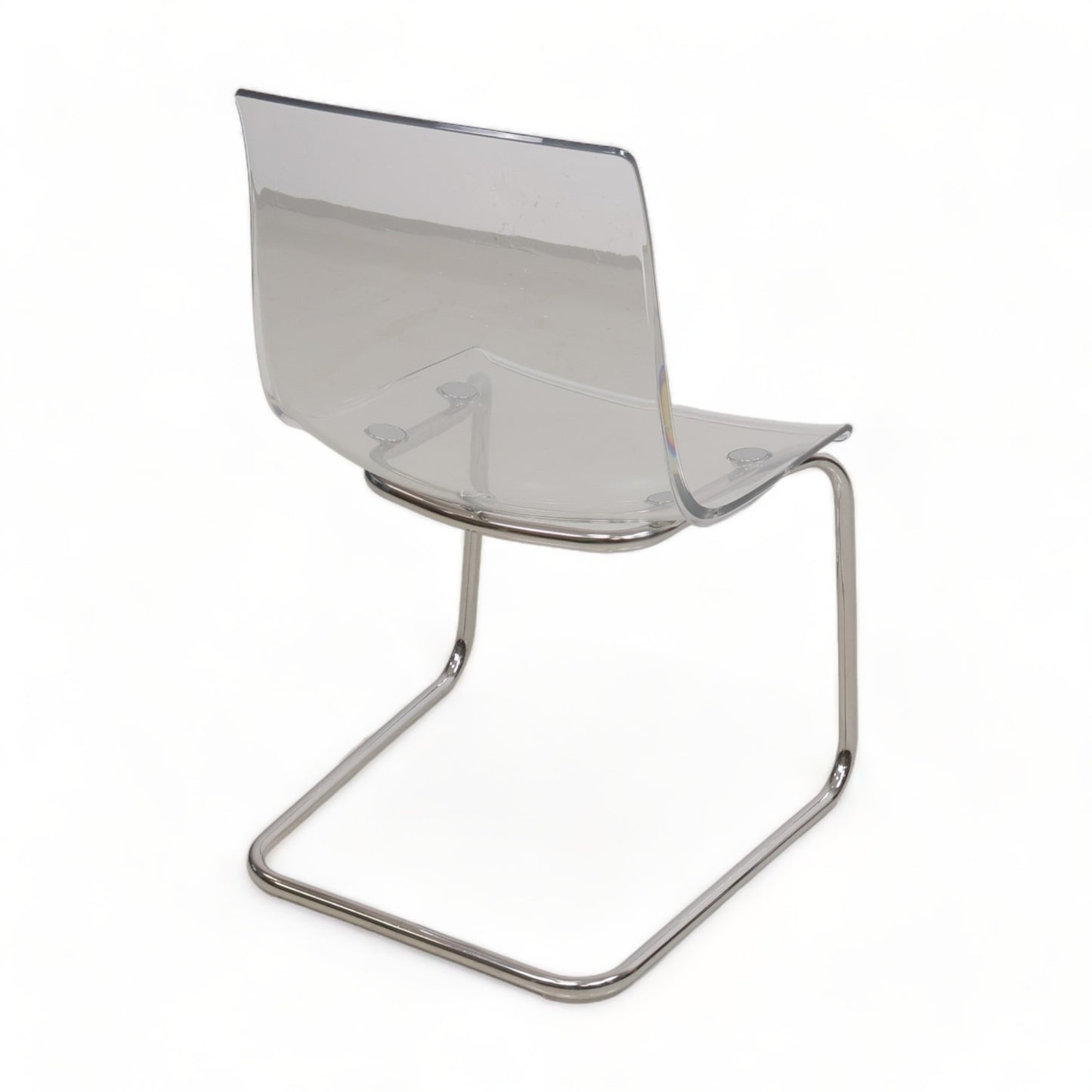 Pent brukt | IKEA Tobias transparent stol med fleksibel og forkrommet design
