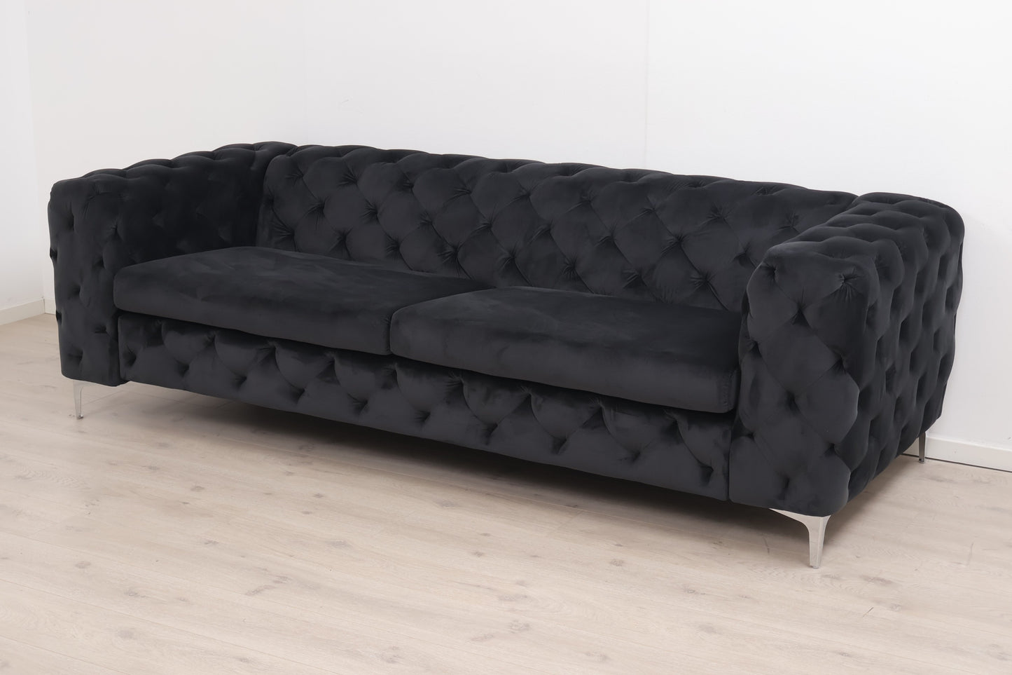 Helt nytt | Sort Bella 3-seter sofa