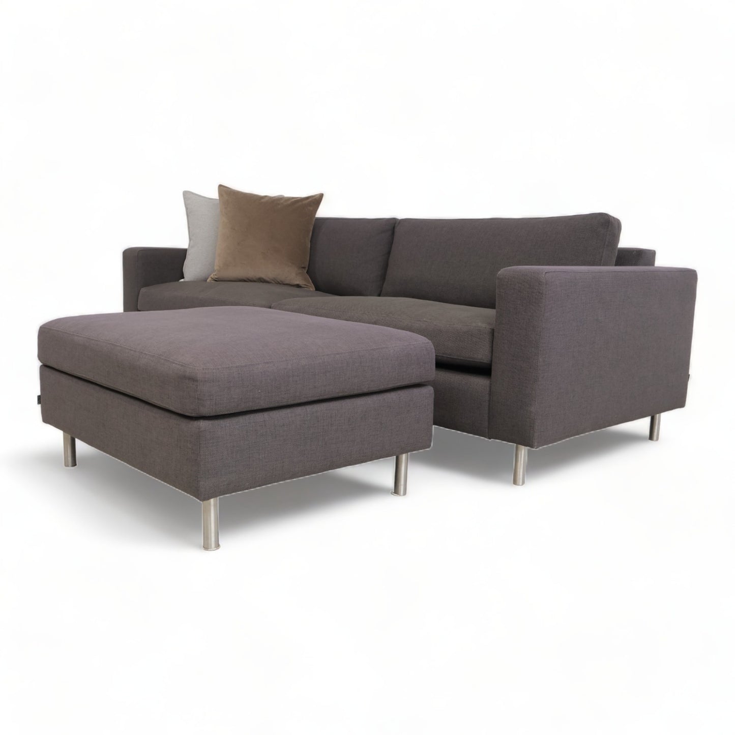 Nyrenset | Mørk Bolia Scandinavia 3-seter sofa med puff