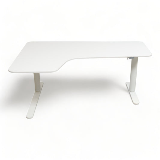 Elektrisk hev/senk Bekant hjørnebord fra IKEA, venstre. 160x110