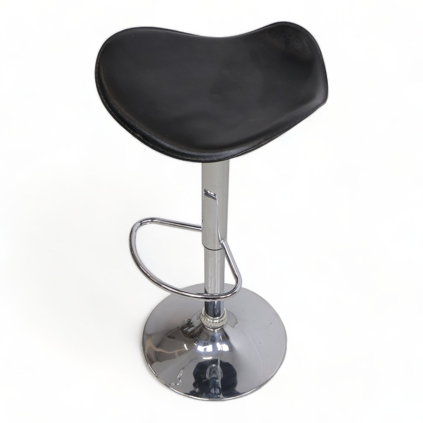 Nyrenset | Hev/senk barstol med sort skinnsete