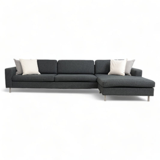 Nyrenset | Bolia Scandinavia 4-seter sofa med sjeselong