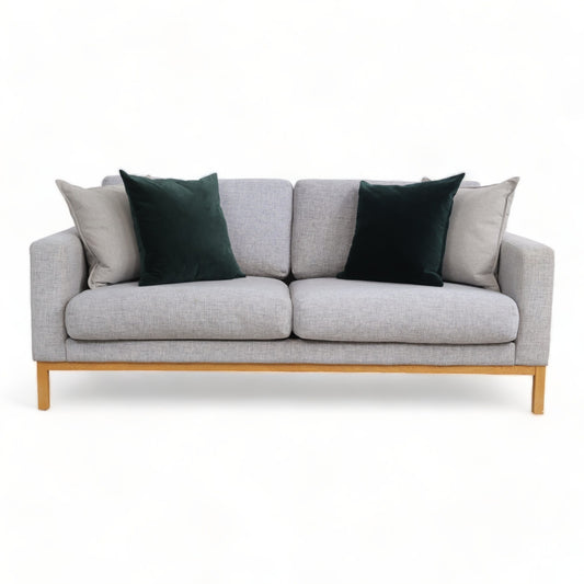 Nyrenset | Lys grå Bolia North 2-seter sofa
