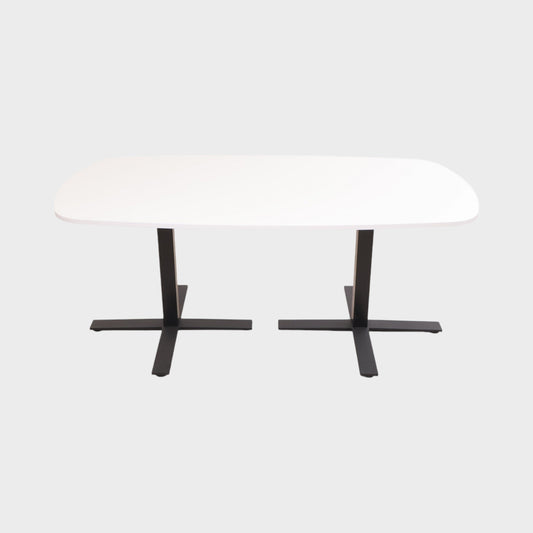 Kvalitetssikret | 180x90 cm, ovalt bord med sort kryssunderstell