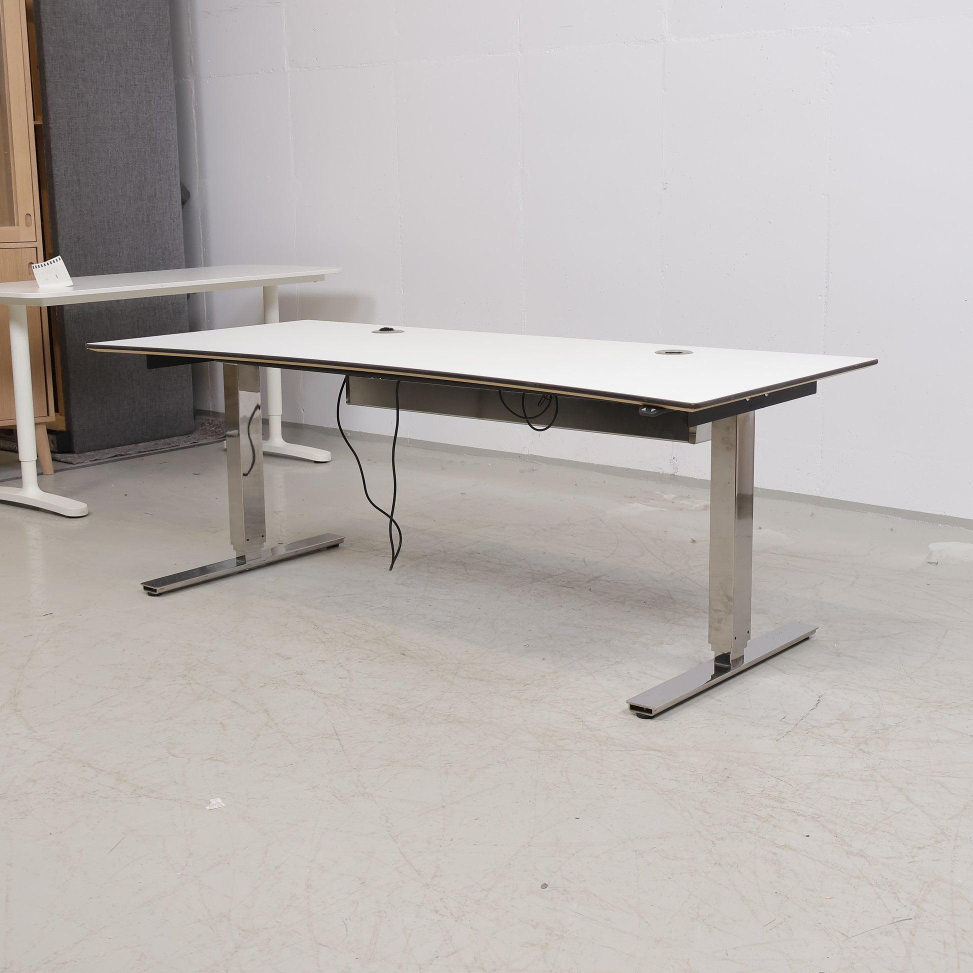 Kvalitetssikret | Horreds elektrisk hev/senk skrivebord, 180x80 - Secundo