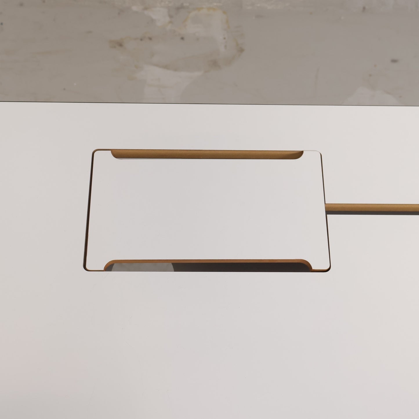 180x80/90, hvitt understell og plate med magebue - Secundo
