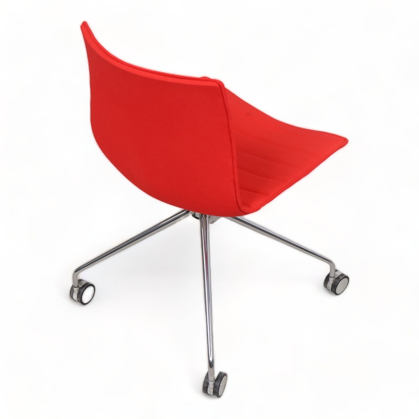 Nyrenset | Arper Catifa stol i fargen rød