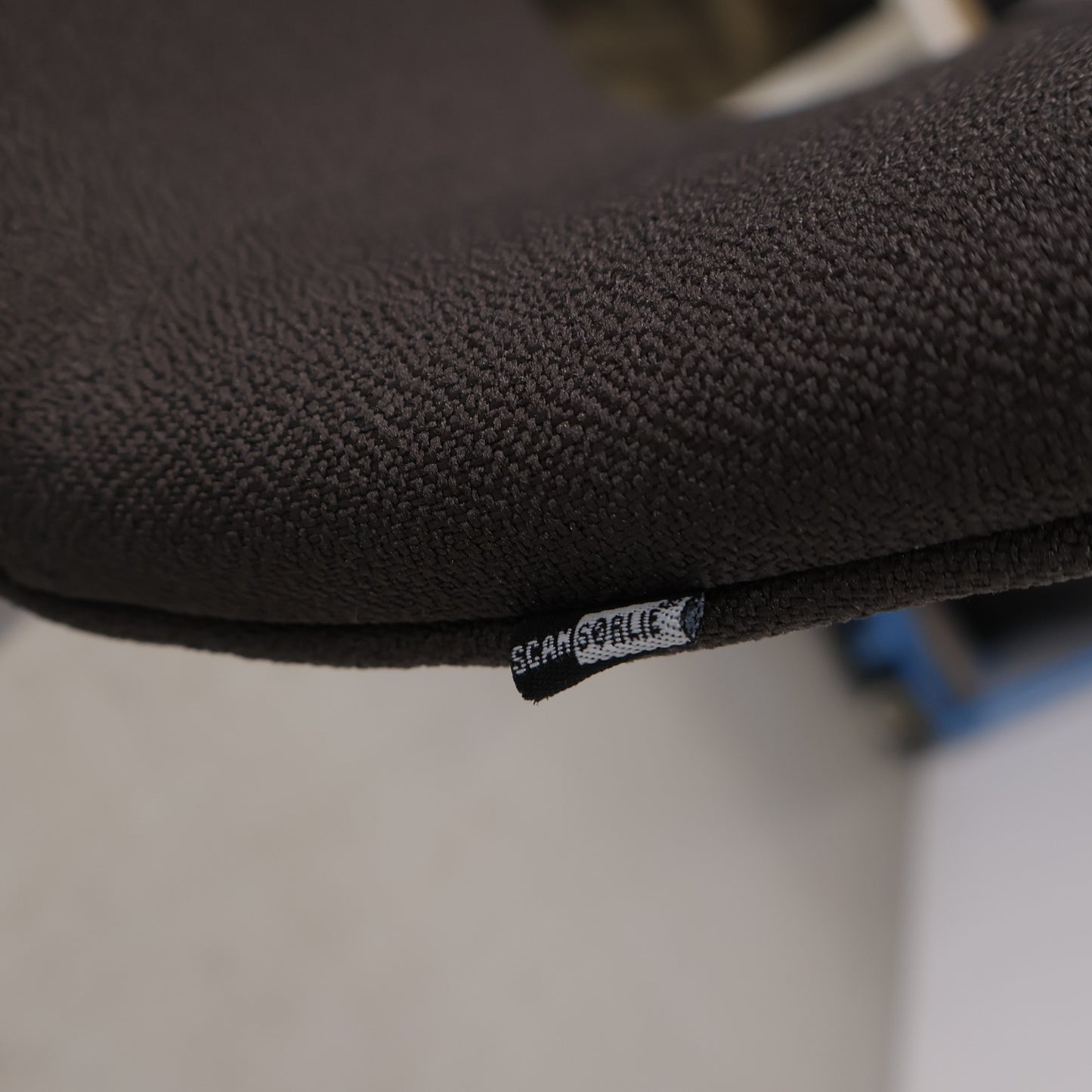 Nyrenset | ScanSørlie barstol i fargen sort