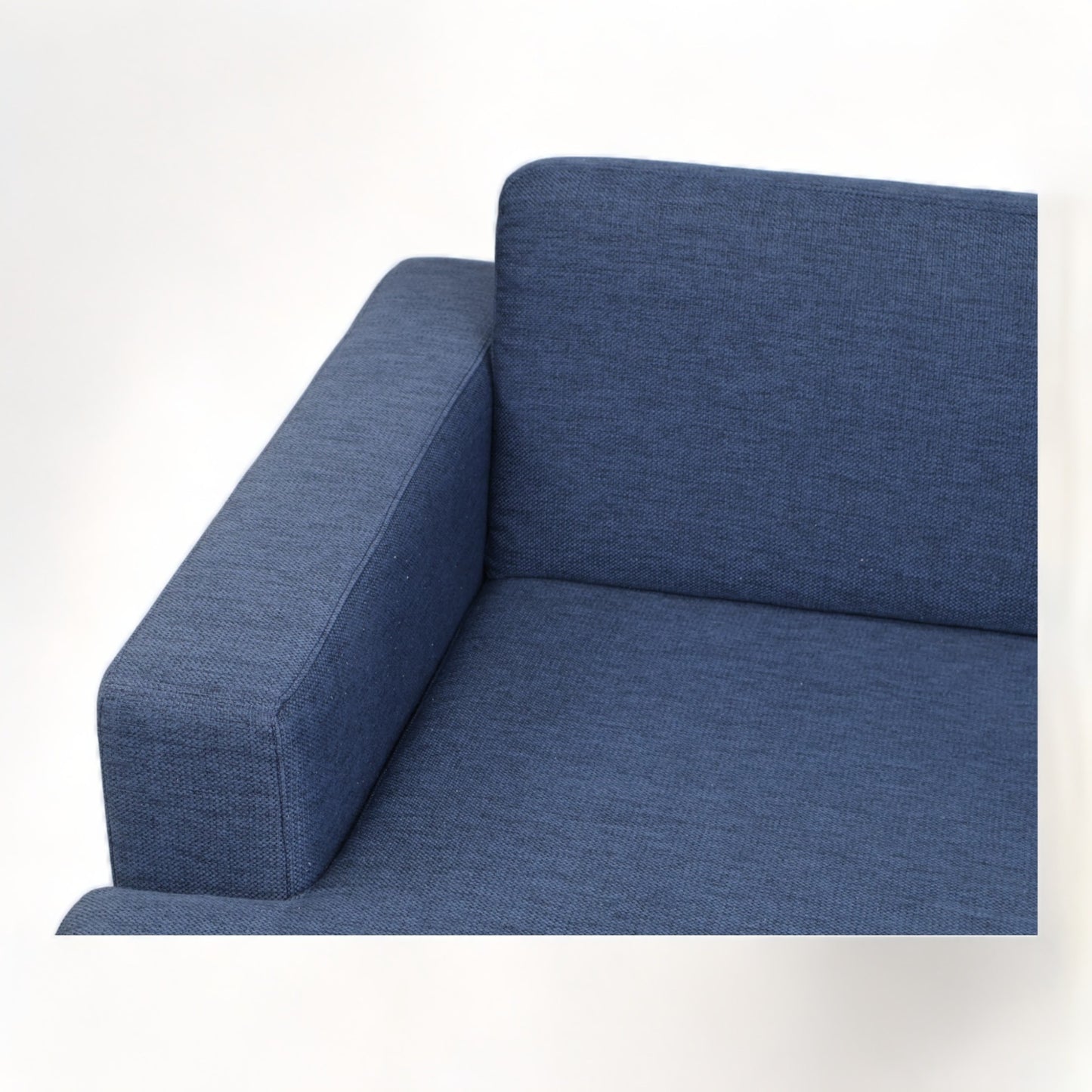 Nyrenset | Mørk blå Bolia Scandinavia sofa med sjeselong