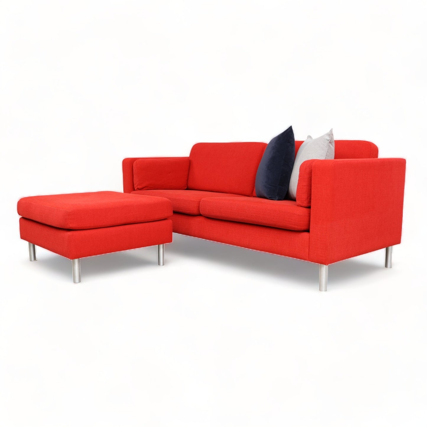 Nyrenset | Rød Slettvoll 3-seter sofa med puff