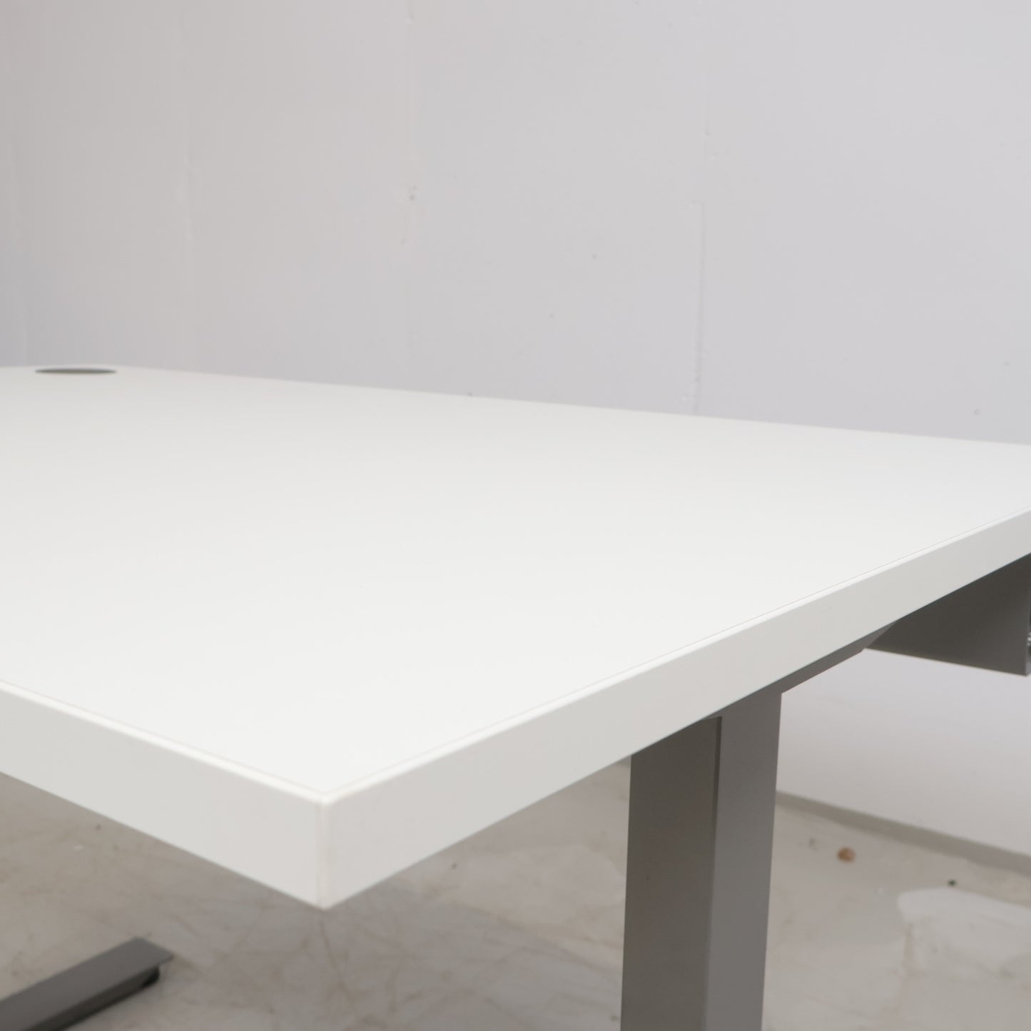 Kvalitetsikret | 120x80, EFG manuell hev/senk skrivebord
