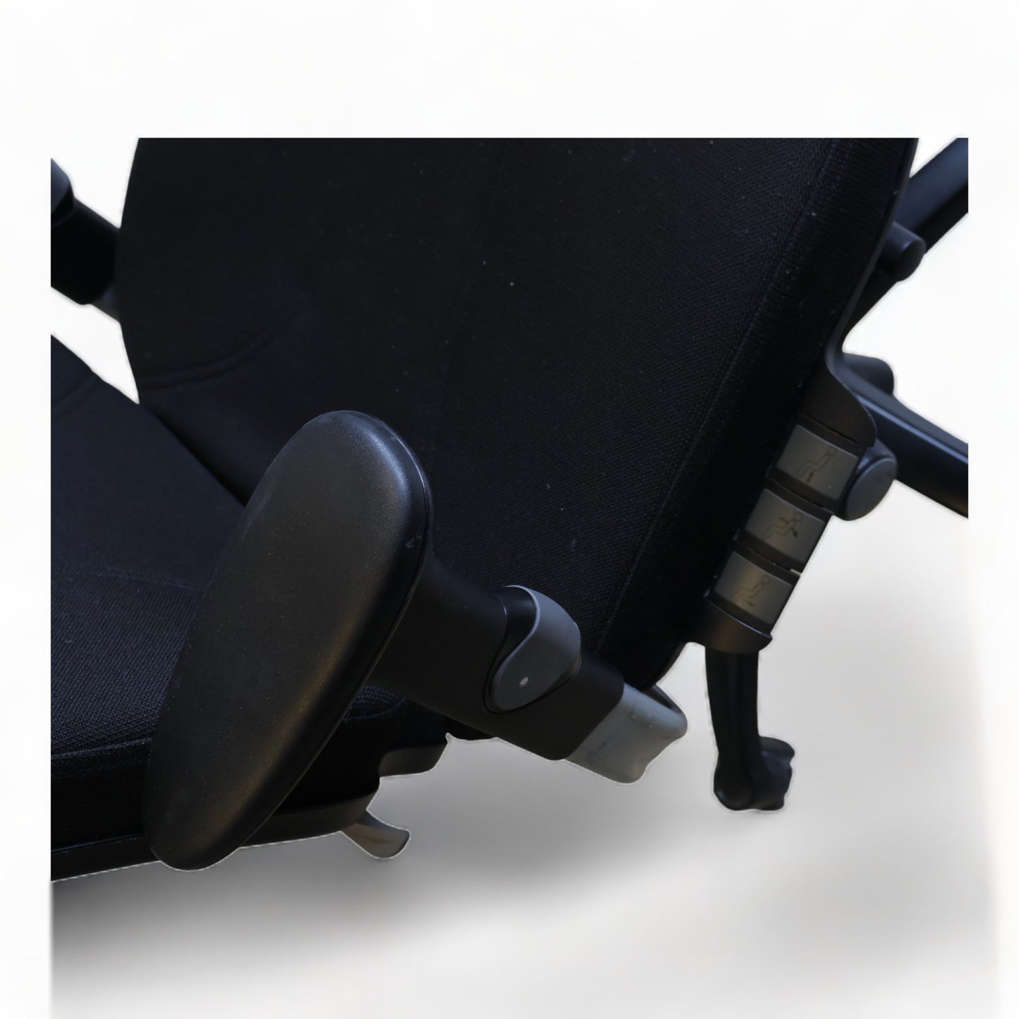 Nyrenset | RH Logic 400 kontorstol med justerbare armlener