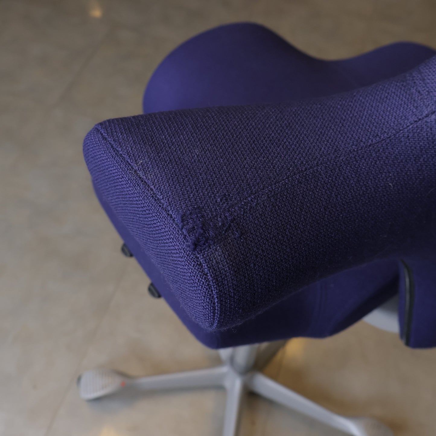 Nyrenset | Håg Capisco lilla kontorstol med sadelsete