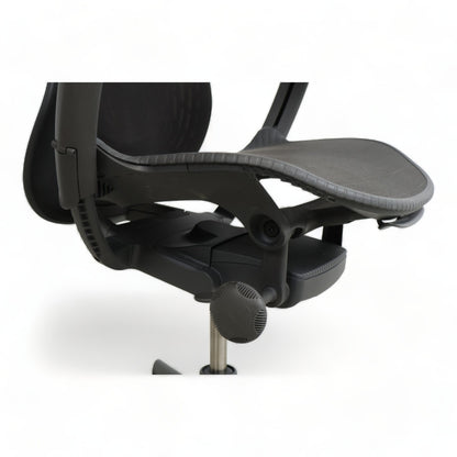 Mirra 2 kontorstol fra Herman Miller, svart