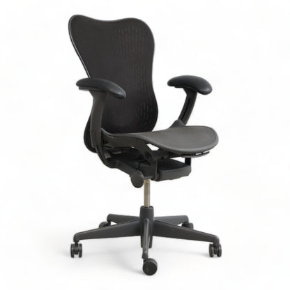 Mirra 2 kontorstol fra Herman Miller, svart