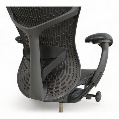 Mirra 2 kontorstol fra Herman Miller, svart