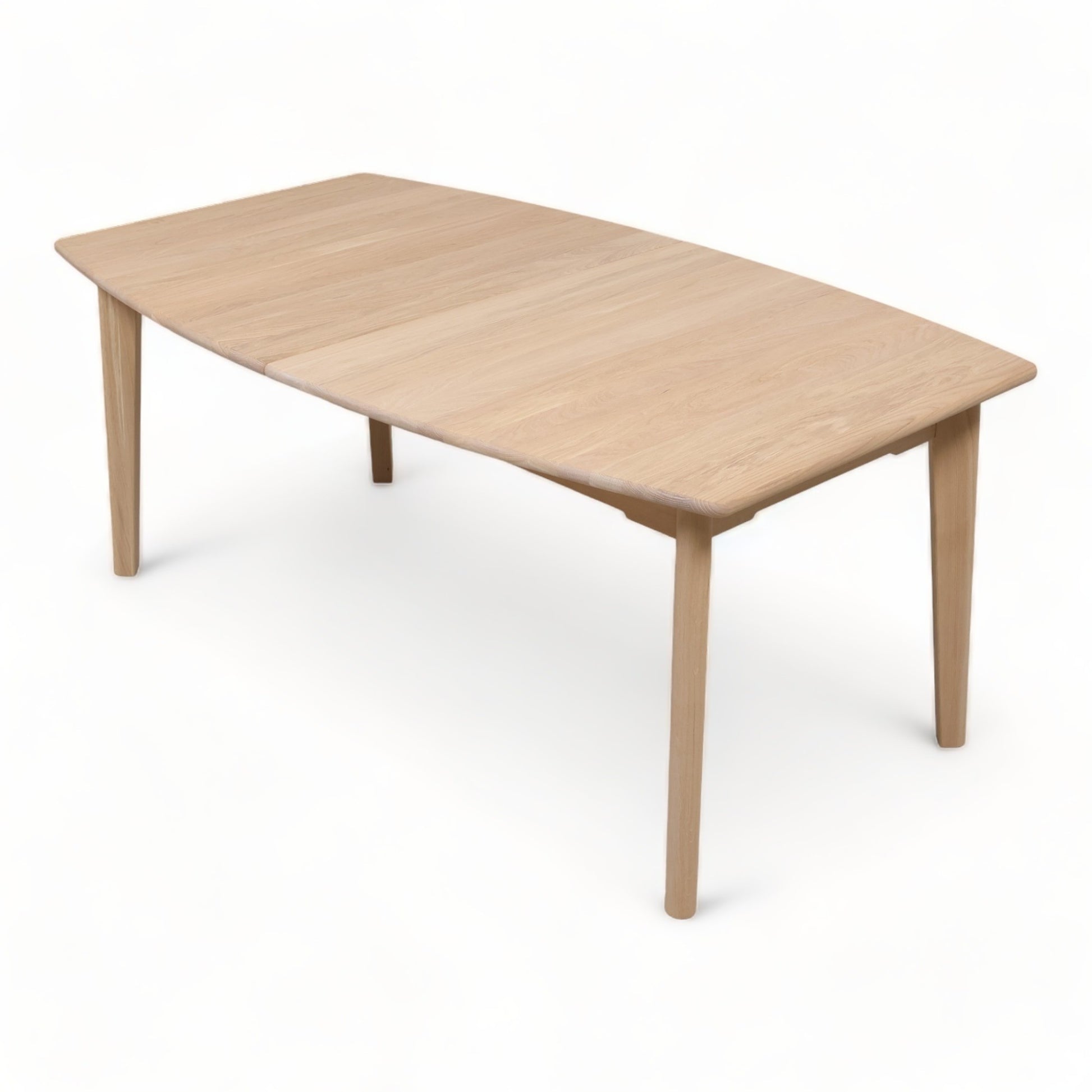 Helt nytt | Casø 600 spisebord i eik fra A-Møbler