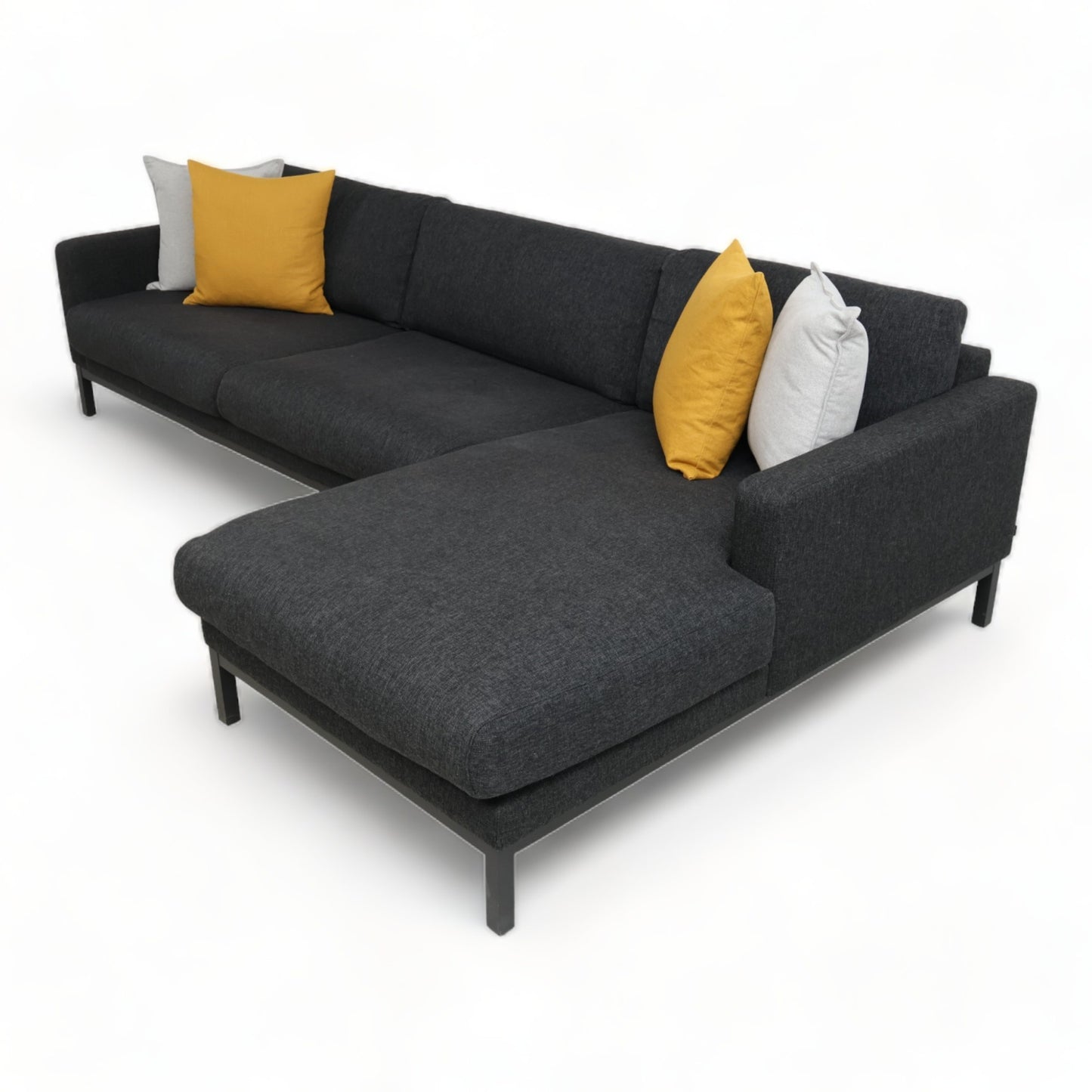 Nyrenset | Mørk grå Bolia North sofa med sjeselong