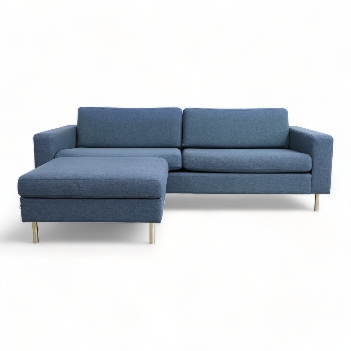 Nyrenset | Blå Bolia Scandinavia 3-seter sofa med puff