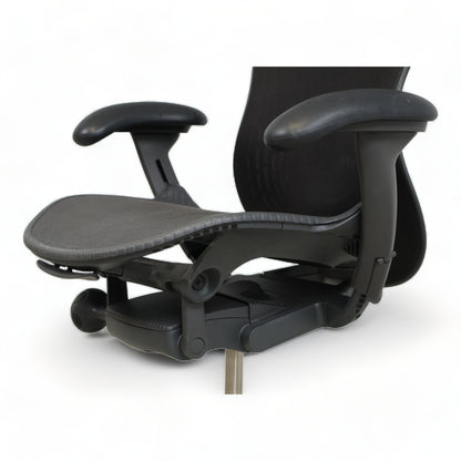 Nyrenset | Herman Miller Mirra 2 Kontorstol