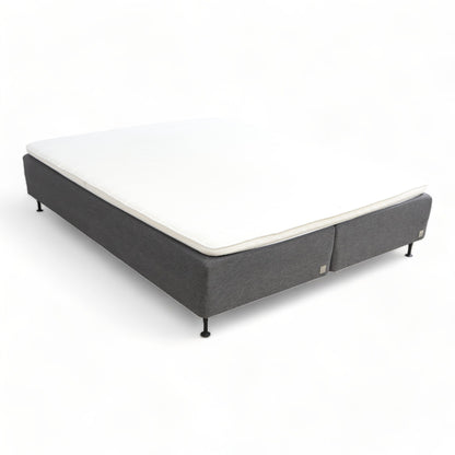 Nyrenset | Grå Odel rammemadrass med overmadrass