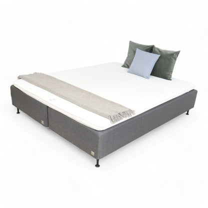 Nyrenset | Grå Odel rammemadrass med overmadrass