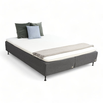 Nyrenset | Grå Odel rammemadrass med overmadrass