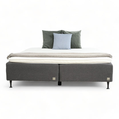 Nyrenset | Grå Odel rammemadrass med overmadrass