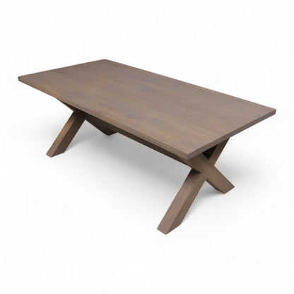 Kvalitetssikret | Stilfullt spisebord i mørkt treverk