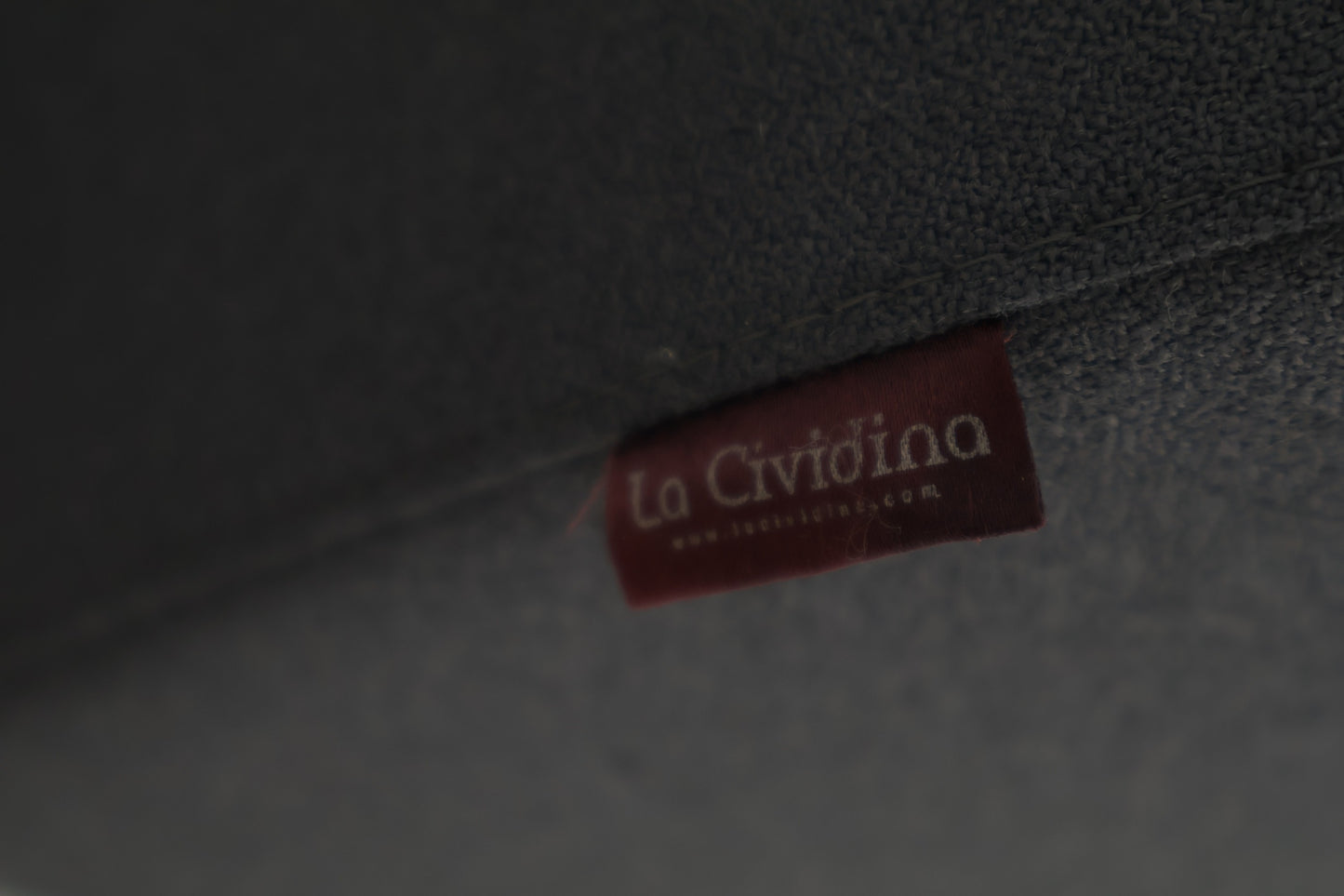 Nyrenset | Mørk grå La Cividina lenestol