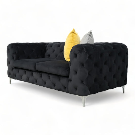 Nyrenset | Sort Bella 2-seter sofa fra A-Møbler